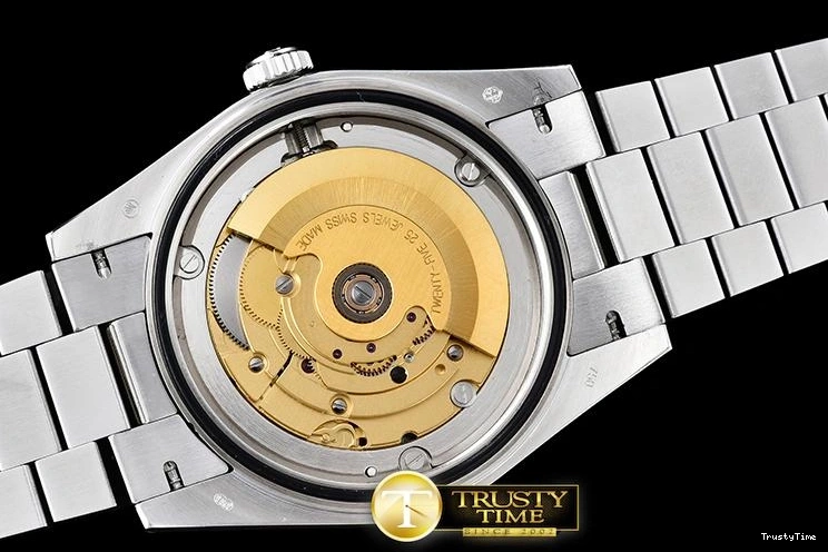 0203 RDD0206C – DayDate Trendsetting 670